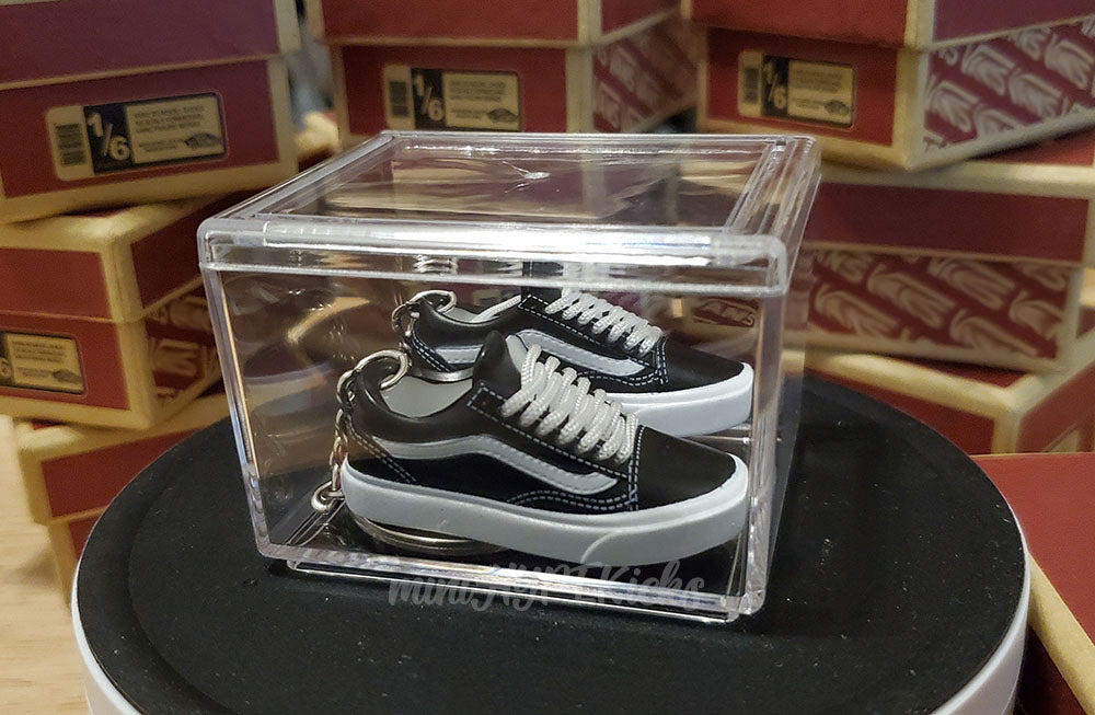 Mini 3D Vanz Old Skool Low Sneaker Keychain